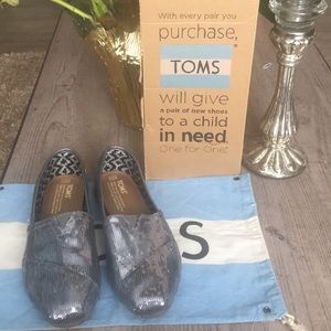 Sequin TOMS